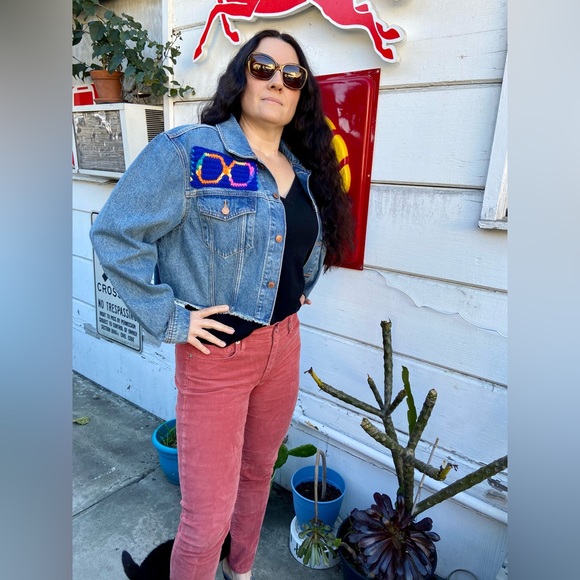 Jean Jacket with hand-crocheted retro glasses patch - Picture 9 of 10